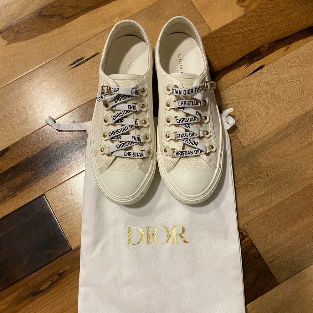 Dior sneakers milk 36 last chance will be sending to the Realreal tomorrow